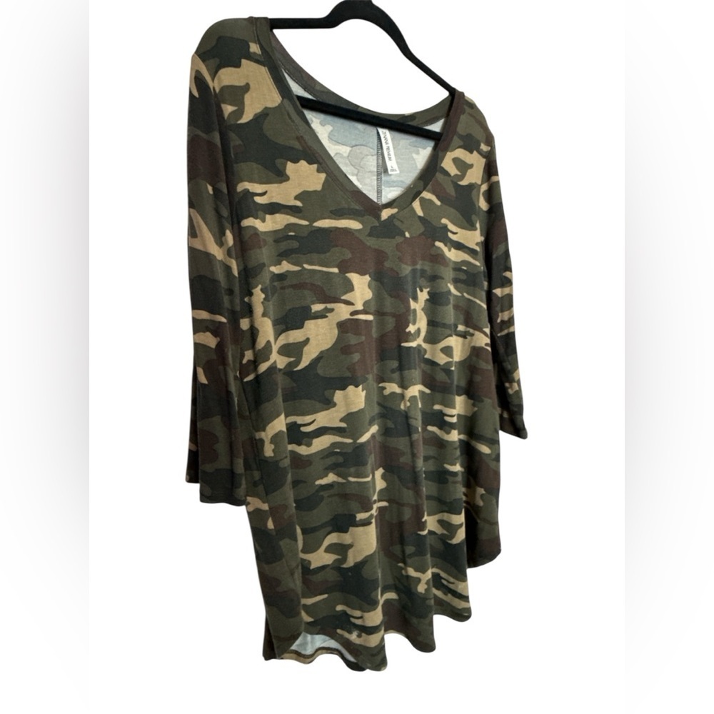 Zenana Premium Camo V-Neck Tunic Top Size L Soft Stretch 3/4 Sleeve - Picture 6 of 7